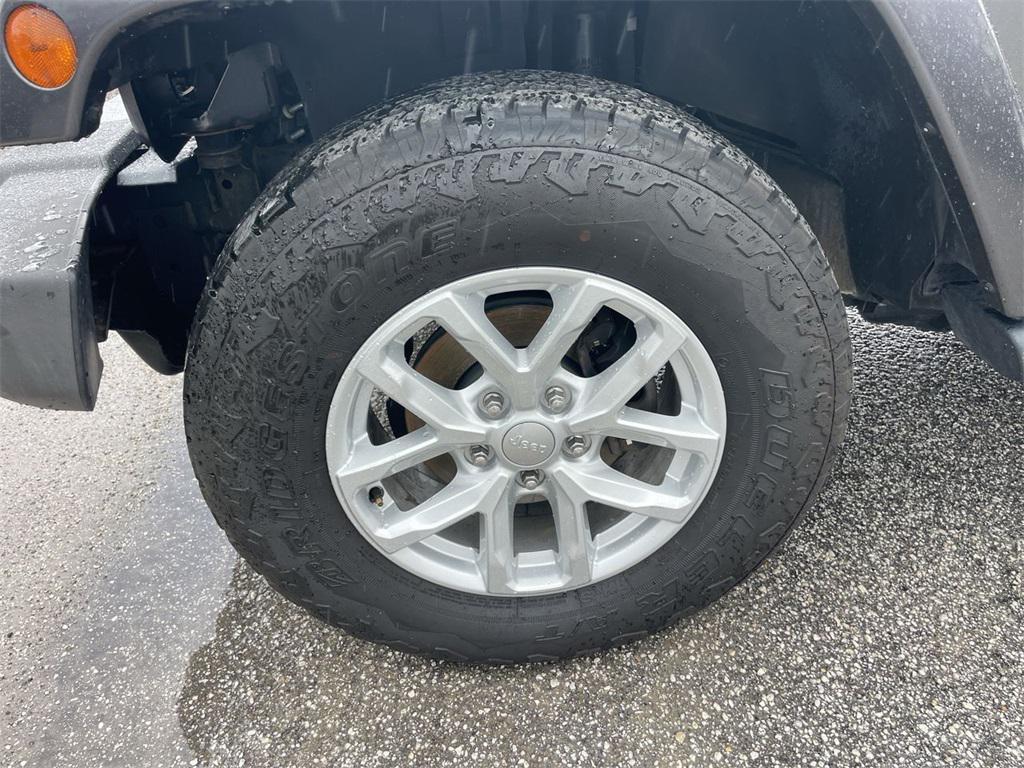 used 2014 Jeep Wrangler Unlimited car, priced at $18,999