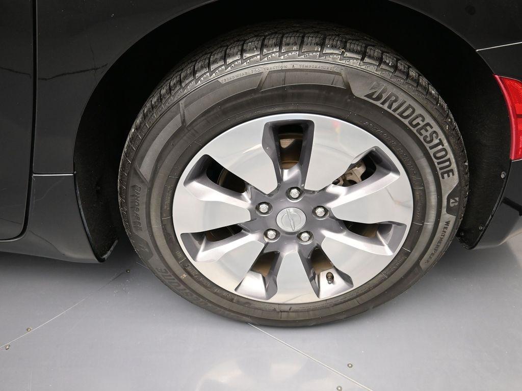 used 2018 Chrysler Pacifica Hybrid car, priced at $16,117