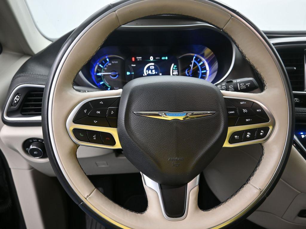 used 2018 Chrysler Pacifica Hybrid car, priced at $16,117