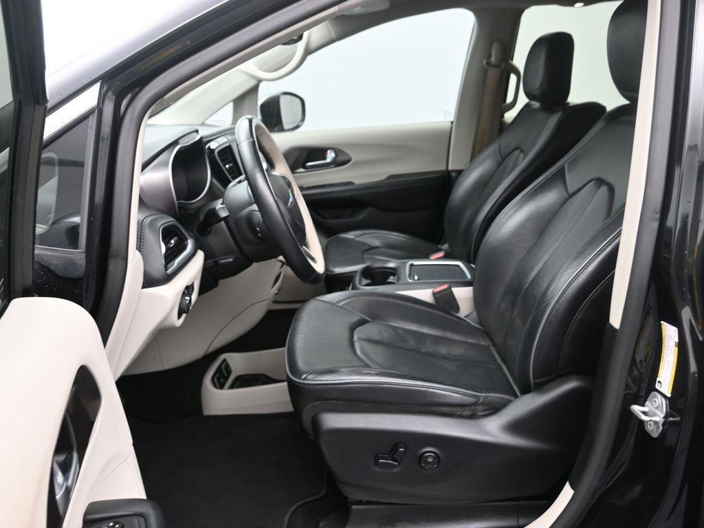 used 2018 Chrysler Pacifica Hybrid car, priced at $16,117