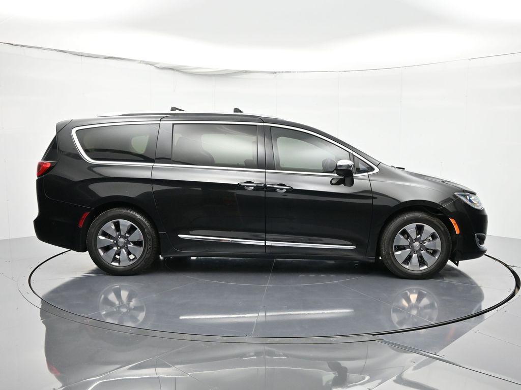 used 2018 Chrysler Pacifica Hybrid car, priced at $16,117