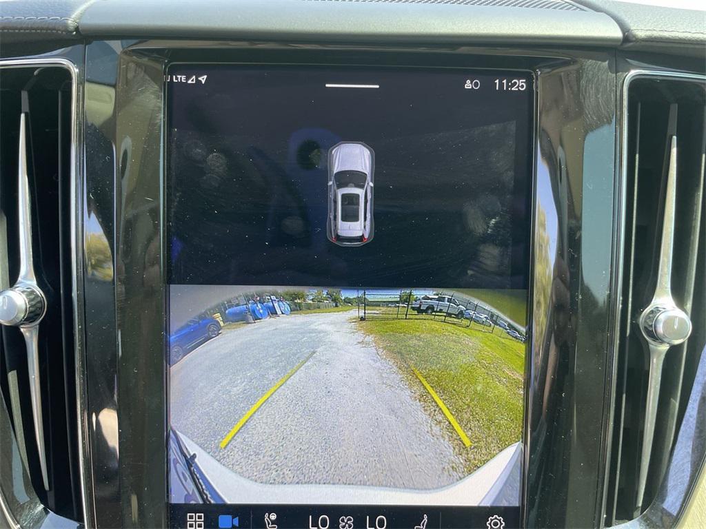 used 2022 Volvo XC60 Recharge Plug-In Hybrid car, priced at $38,299