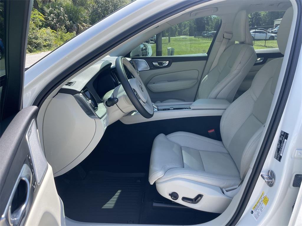 used 2022 Volvo XC60 Recharge Plug-In Hybrid car, priced at $38,299
