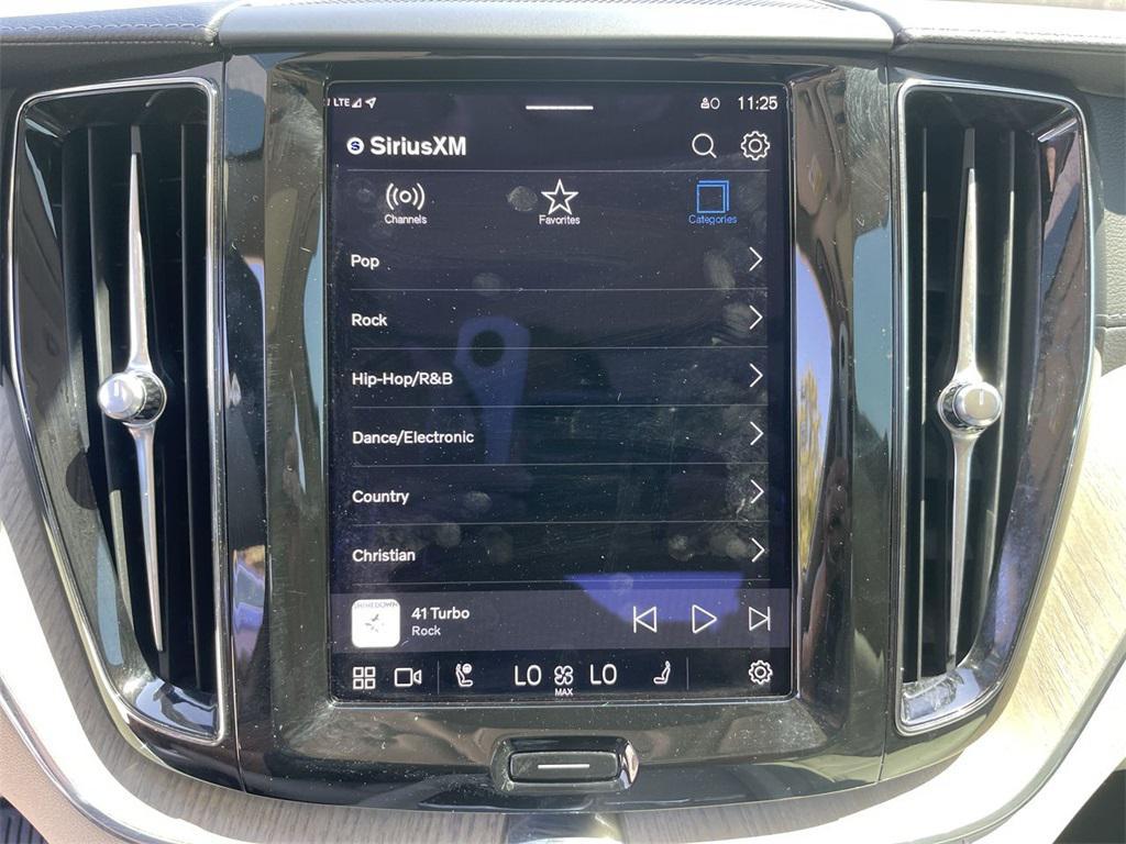 used 2022 Volvo XC60 Recharge Plug-In Hybrid car, priced at $38,299