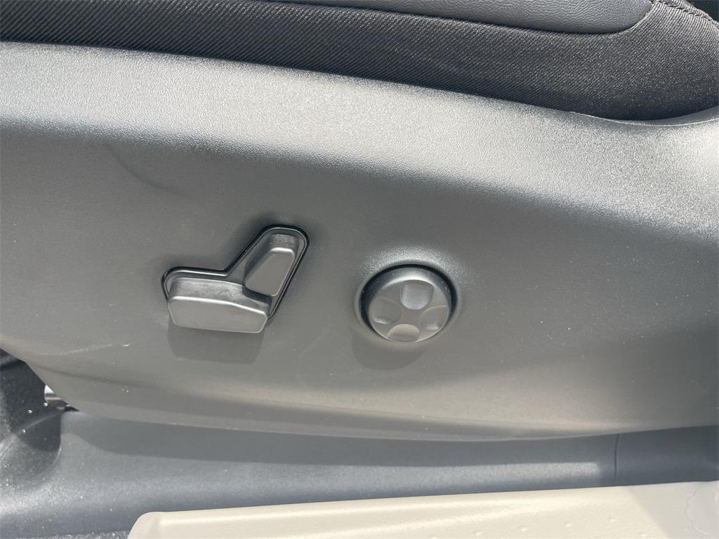 new 2024 Chrysler Pacifica car, priced at $41,300