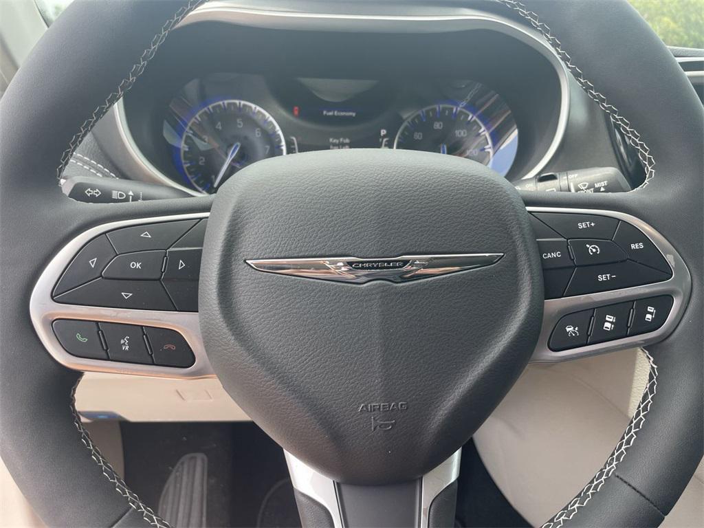 new 2024 Chrysler Pacifica car, priced at $41,300