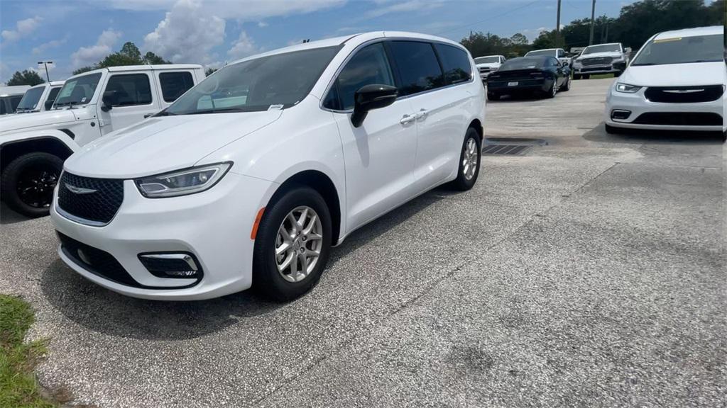 new 2024 Chrysler Pacifica car, priced at $41,300