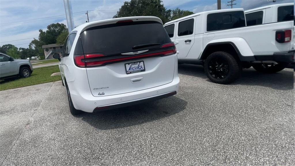 new 2024 Chrysler Pacifica car, priced at $41,300