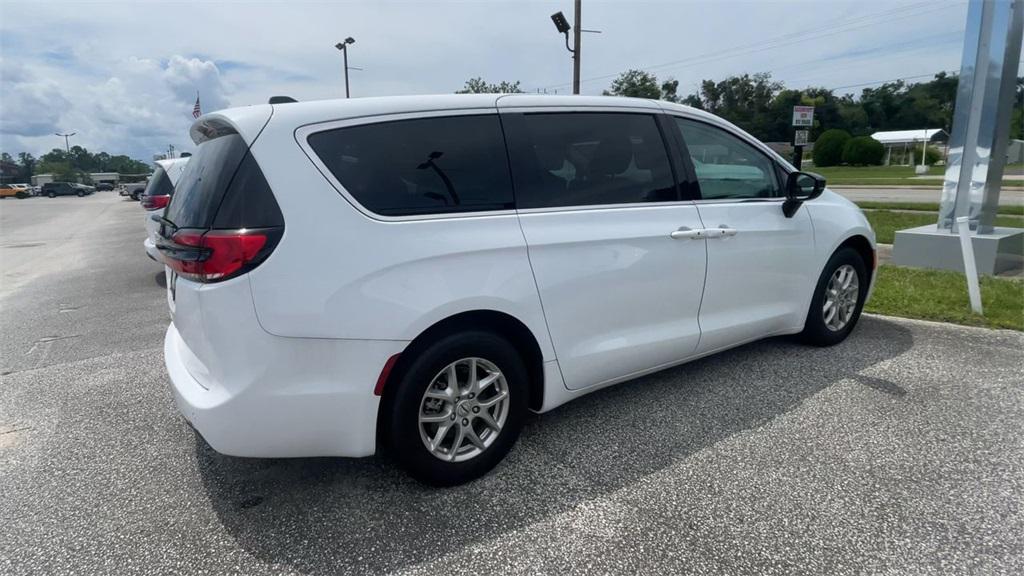 new 2024 Chrysler Pacifica car, priced at $41,300