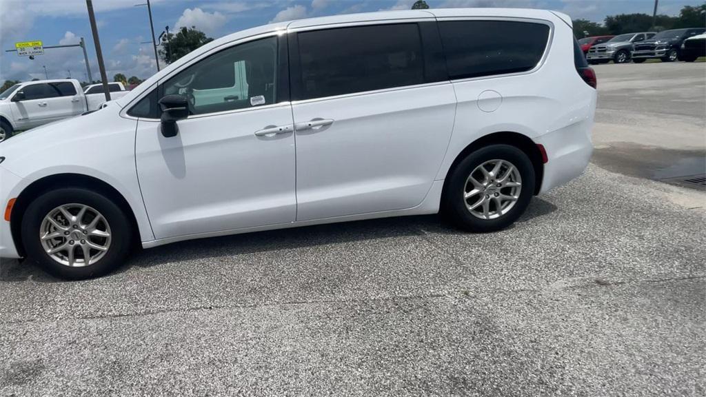 new 2024 Chrysler Pacifica car, priced at $41,300