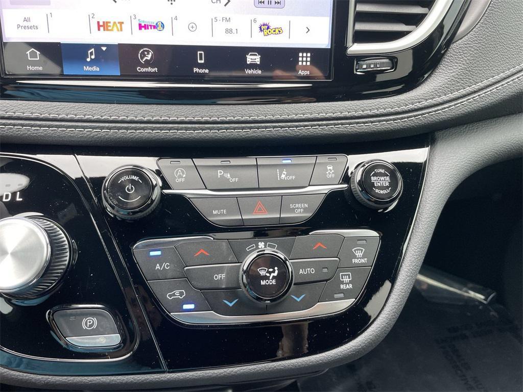 new 2026 Chrysler Pacifica car, priced at $44,955