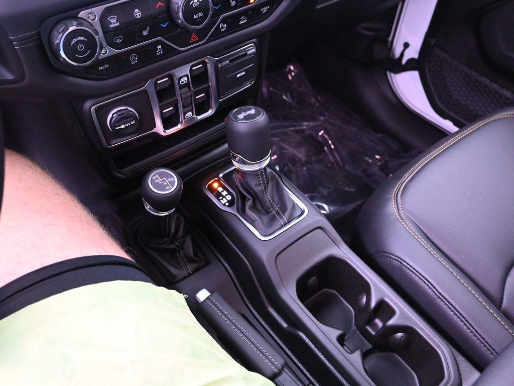 new 2025 Jeep Wrangler car, priced at $54,235