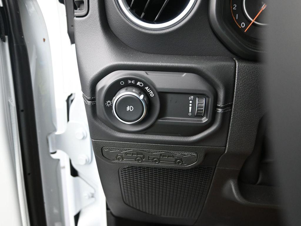 new 2025 Jeep Wrangler car, priced at $54,235