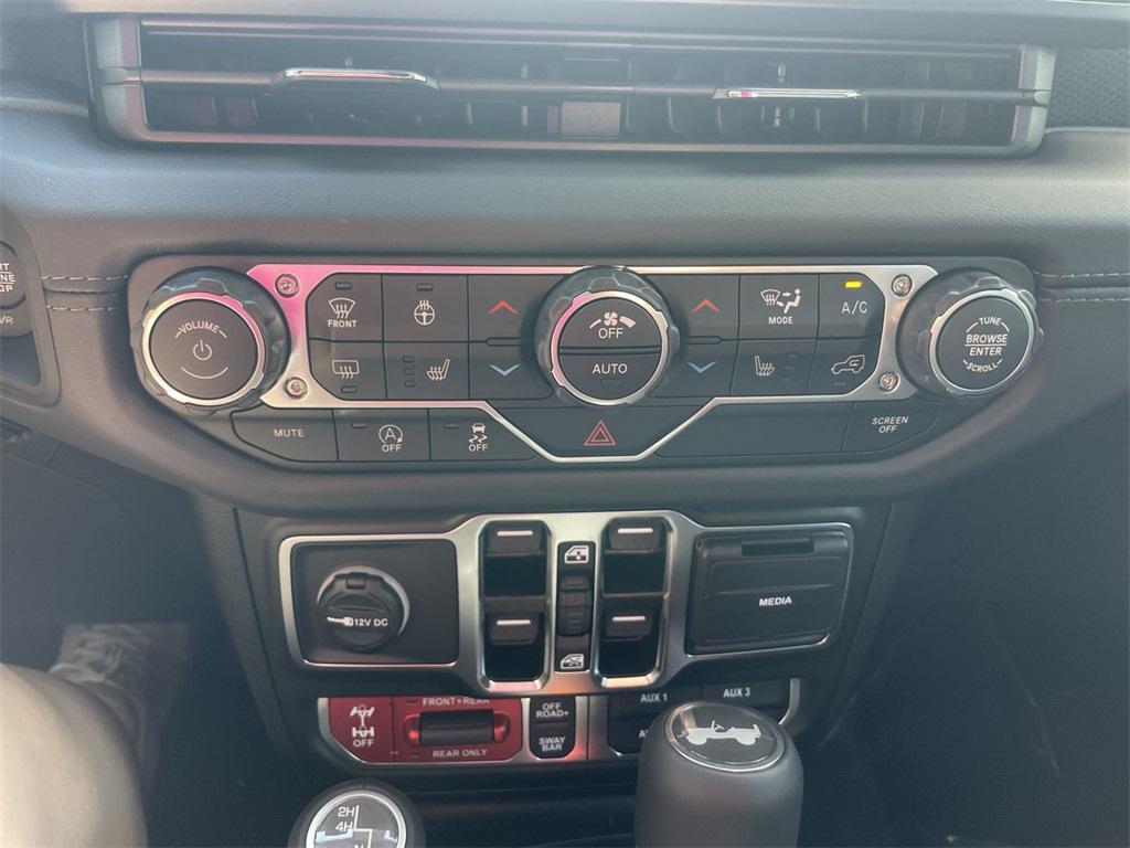 new 2025 Jeep Wrangler car, priced at $71,685