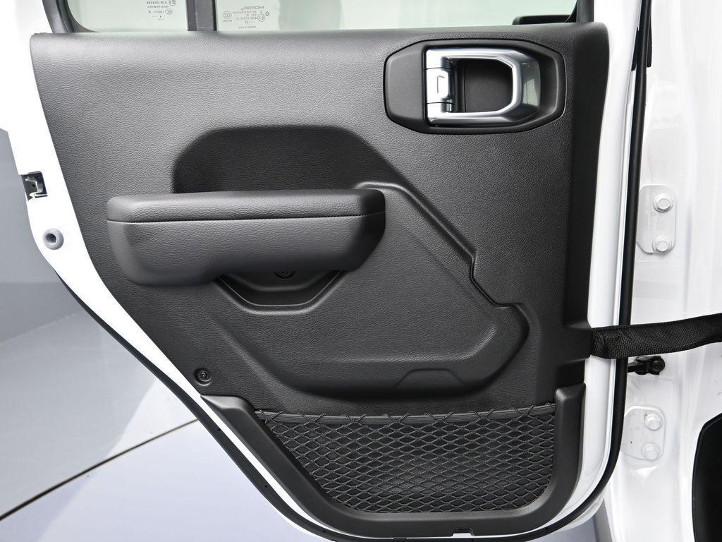 new 2025 Jeep Gladiator car, priced at $44,965