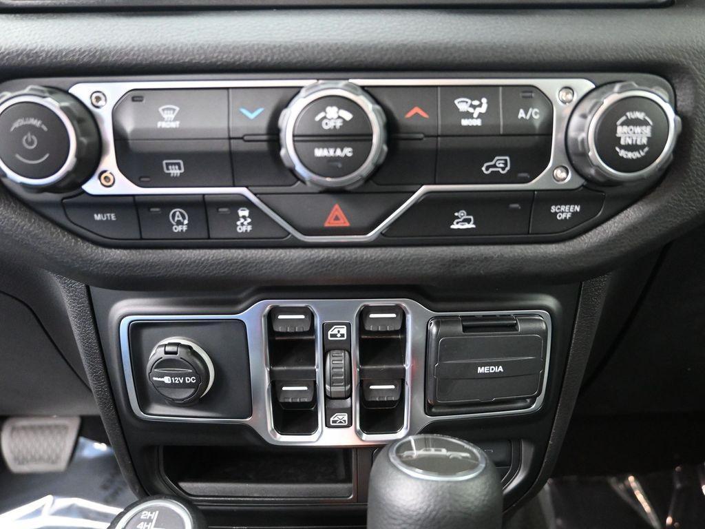 new 2025 Jeep Gladiator car, priced at $44,965