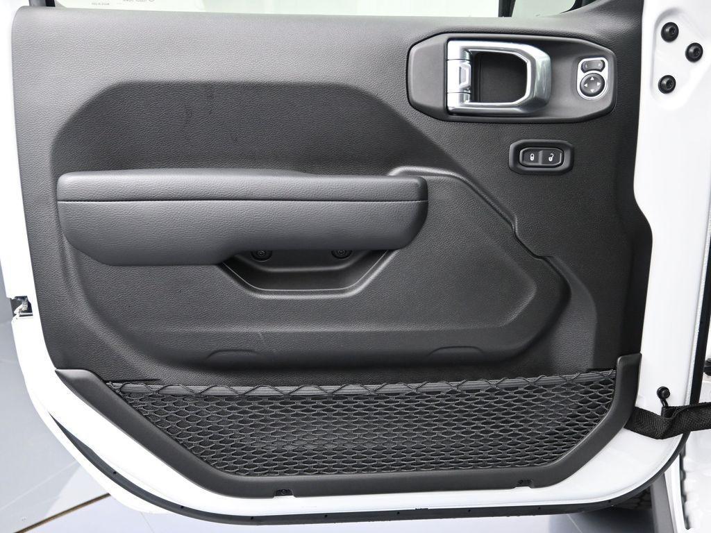 new 2025 Jeep Gladiator car, priced at $44,965