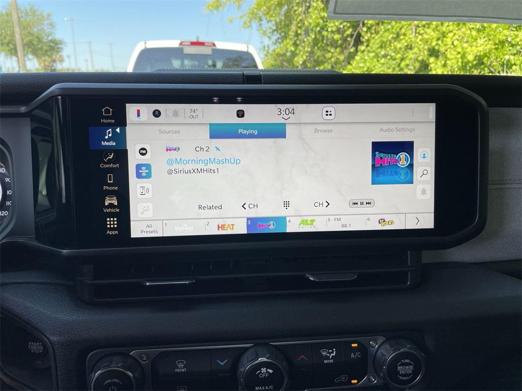 new 2025 Jeep Gladiator car, priced at $46,735