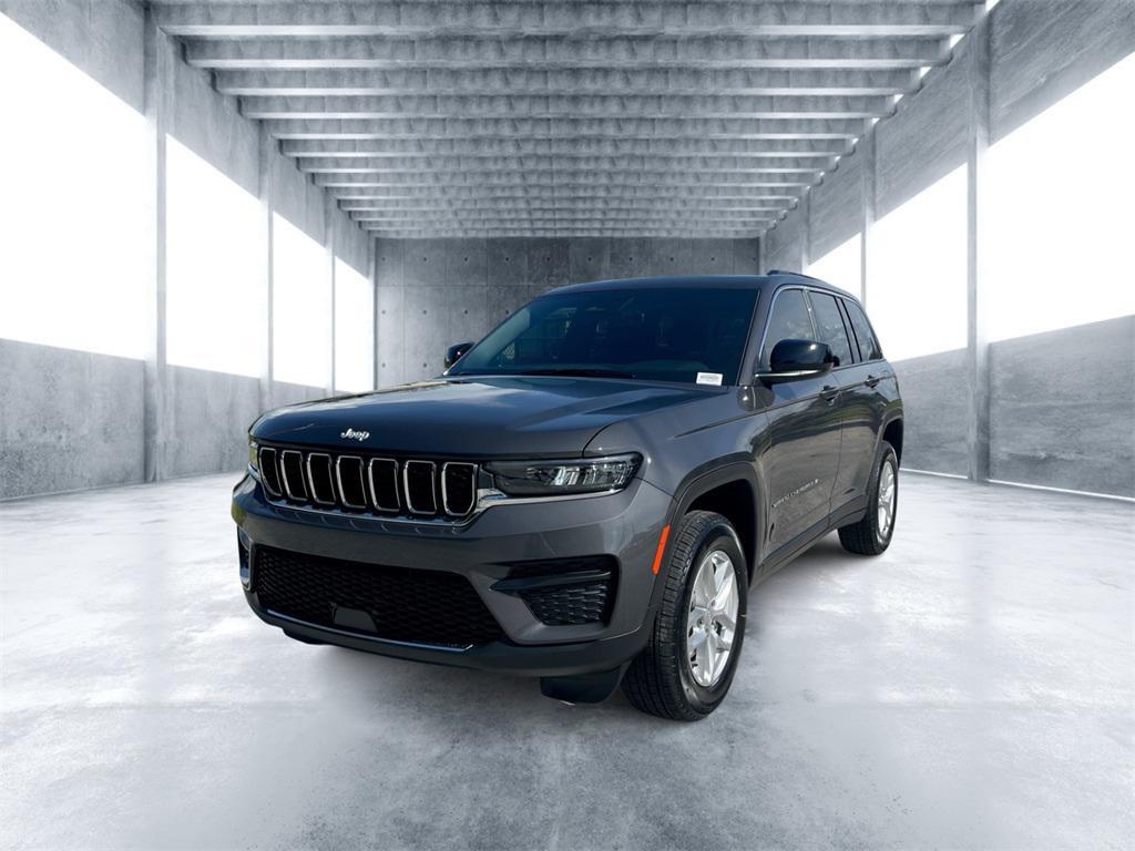 new 2025 Jeep Grand Cherokee car, priced at $42,170
