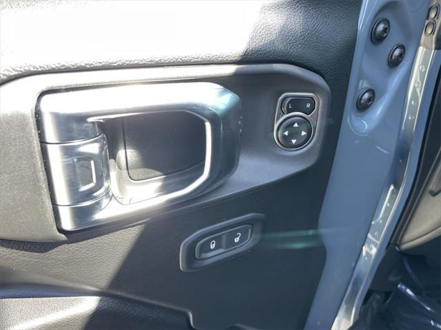 new 2025 Jeep Gladiator car, priced at $47,330