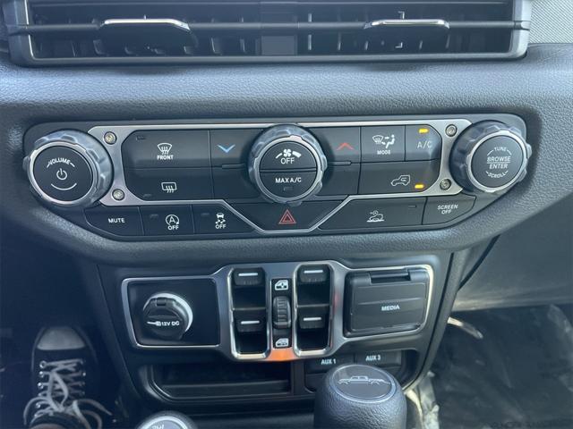 new 2025 Jeep Gladiator car, priced at $47,330