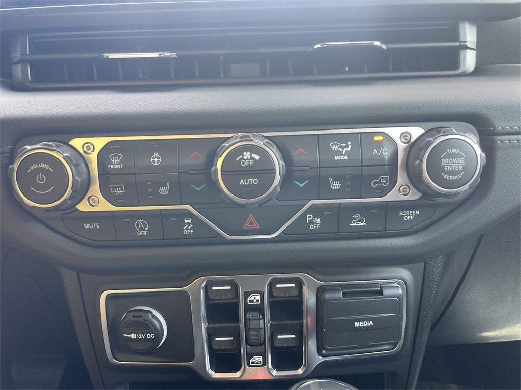 new 2025 Jeep Wrangler car, priced at $61,420