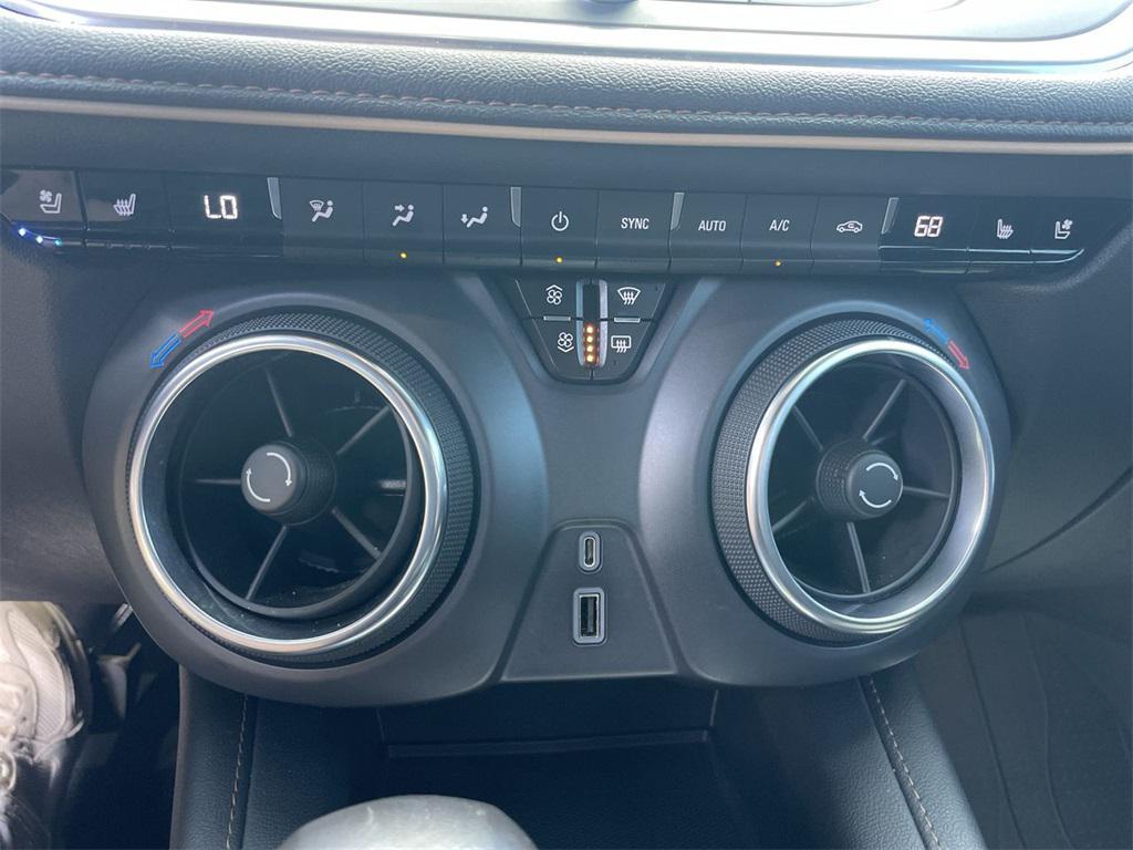 used 2021 Chevrolet Blazer car, priced at $27,094