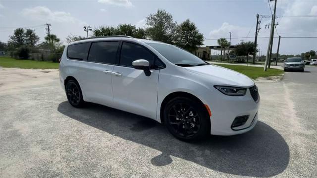 new 2023 Chrysler Pacifica car, priced at $41,620