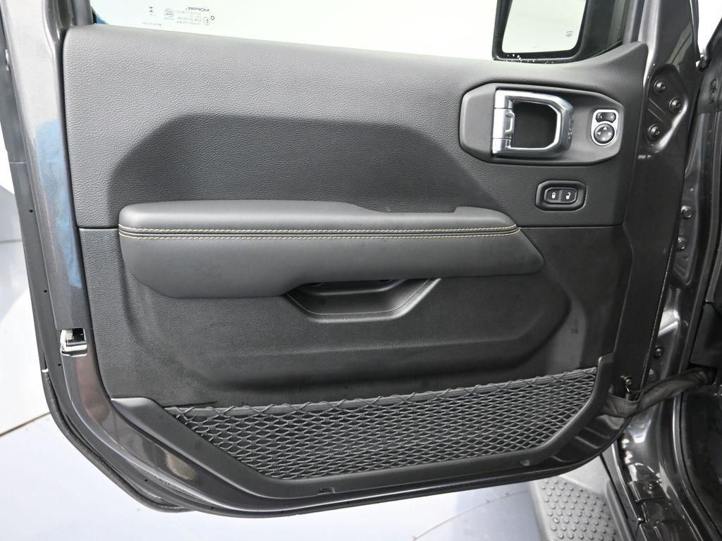 new 2025 Jeep Wrangler car, priced at $56,985