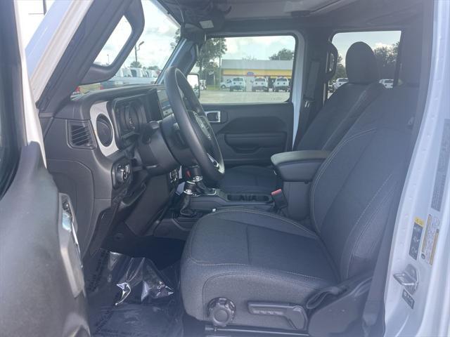 new 2025 Jeep Gladiator car, priced at $45,635