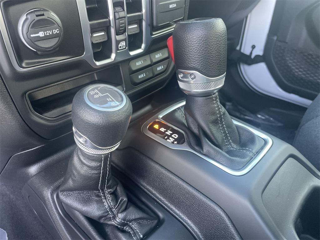 new 2025 Jeep Gladiator car, priced at $45,635