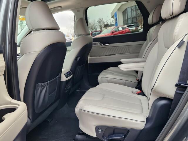 used 2024 Hyundai Palisade car, priced at $40,391