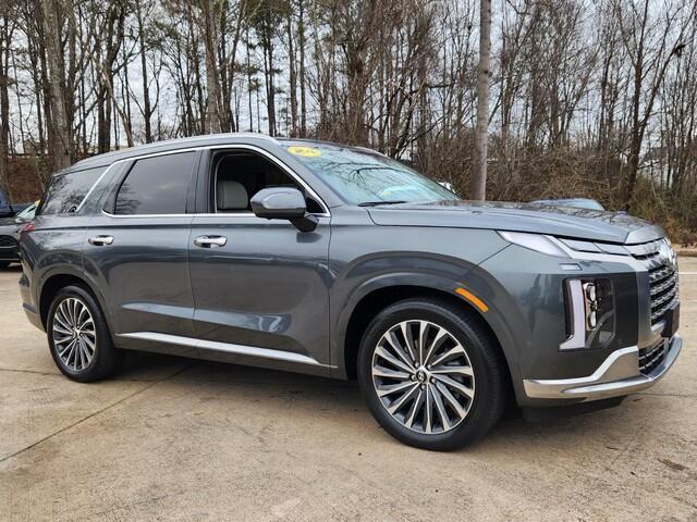 used 2024 Hyundai Palisade car, priced at $40,391