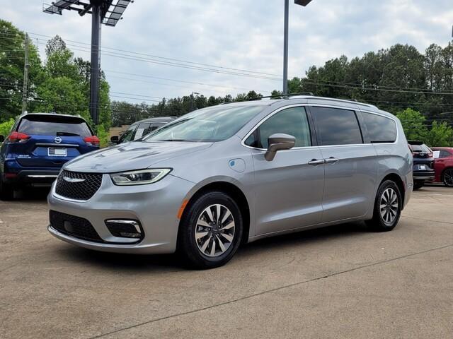 used 2021 Chrysler Pacifica Hybrid car, priced at $21,150