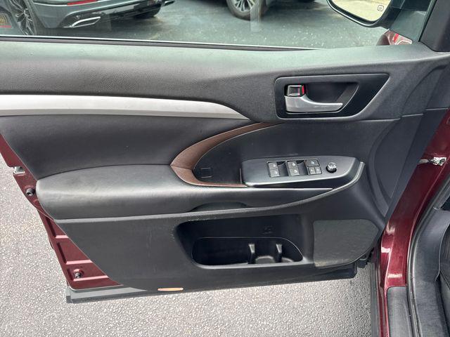 used 2019 Toyota Highlander car, priced at $20,950