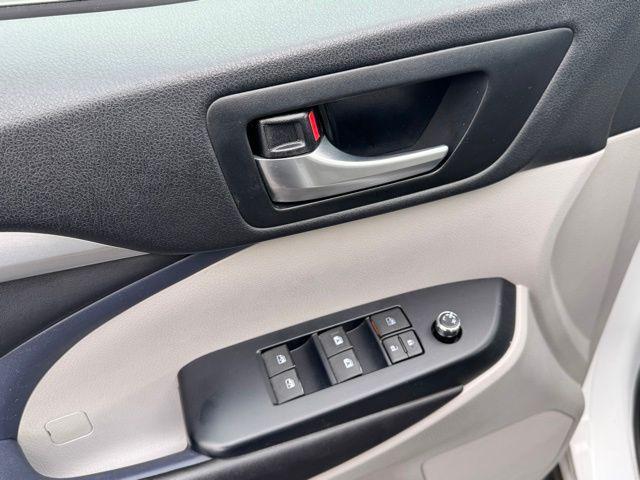 used 2017 Toyota Highlander car, priced at $23,250