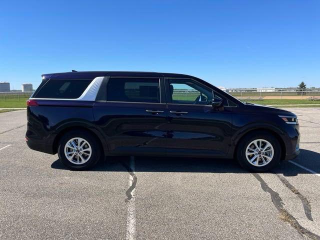 used 2022 Kia Carnival car, priced at $26,450