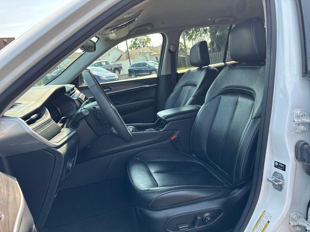 used 2023 Jeep Grand Cherokee car, priced at $25,950