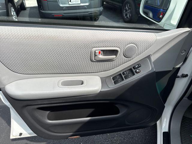 used 2006 Toyota Highlander car, priced at $7,450