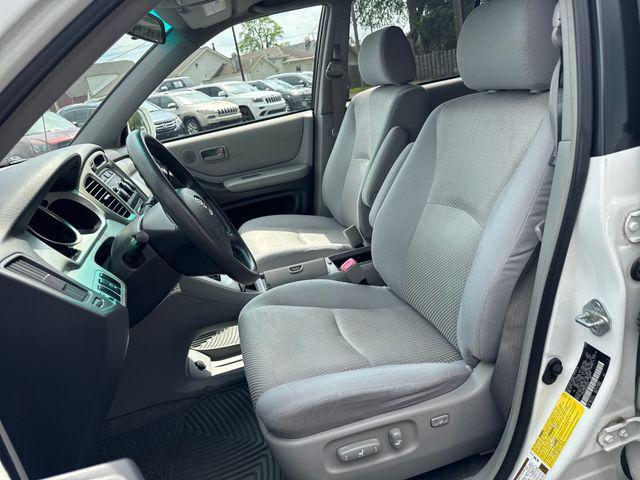 used 2006 Toyota Highlander car, priced at $7,450