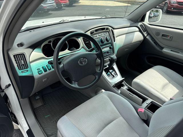 used 2006 Toyota Highlander car, priced at $7,450