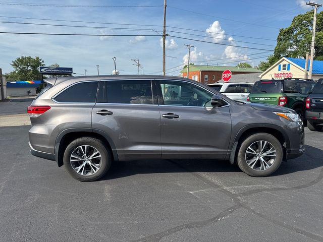 used 2018 Toyota Highlander car, priced at $22,950
