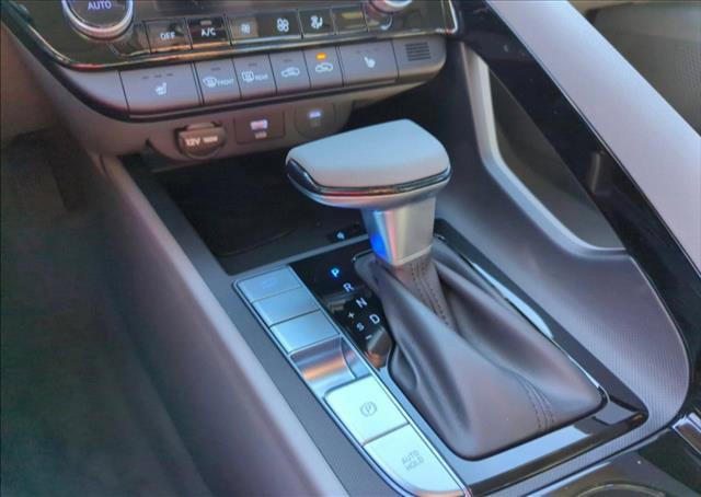 new 2025 Hyundai Elantra car, priced at $26,304