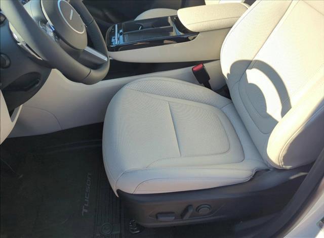 new 2025 Hyundai TUCSON Hybrid car, priced at $37,872