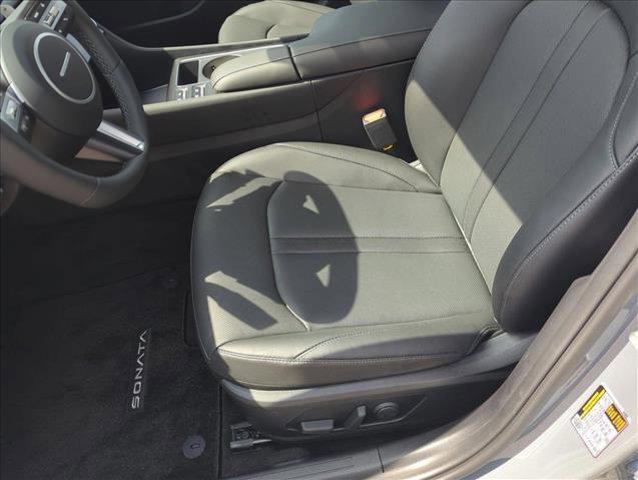 new 2025 Hyundai Sonata Hybrid car, priced at $38,460