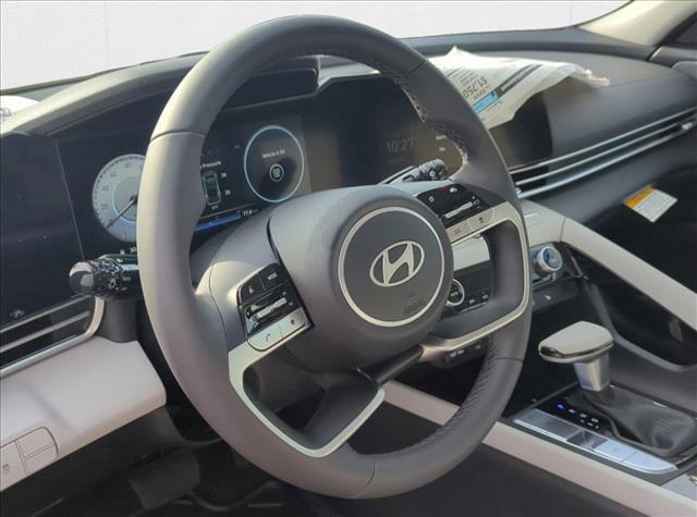 new 2025 Hyundai Elantra car, priced at $27,407