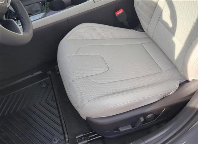 new 2025 Hyundai Elantra car, priced at $28,535