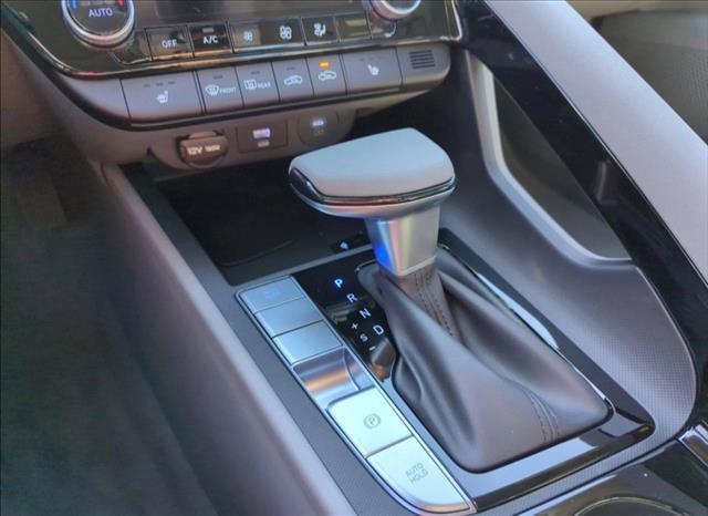 new 2025 Hyundai Elantra car, priced at $26,313