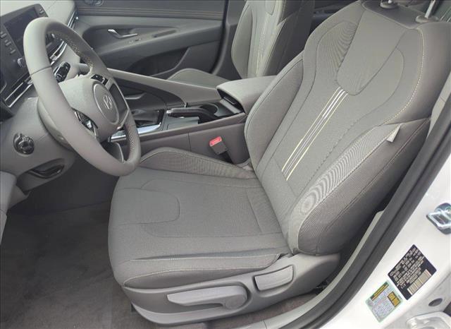 new 2025 Hyundai Elantra car, priced at $25,385