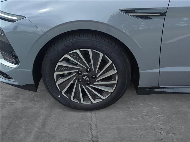 used 2024 Hyundai Sonata Hybrid car, priced at $27,649